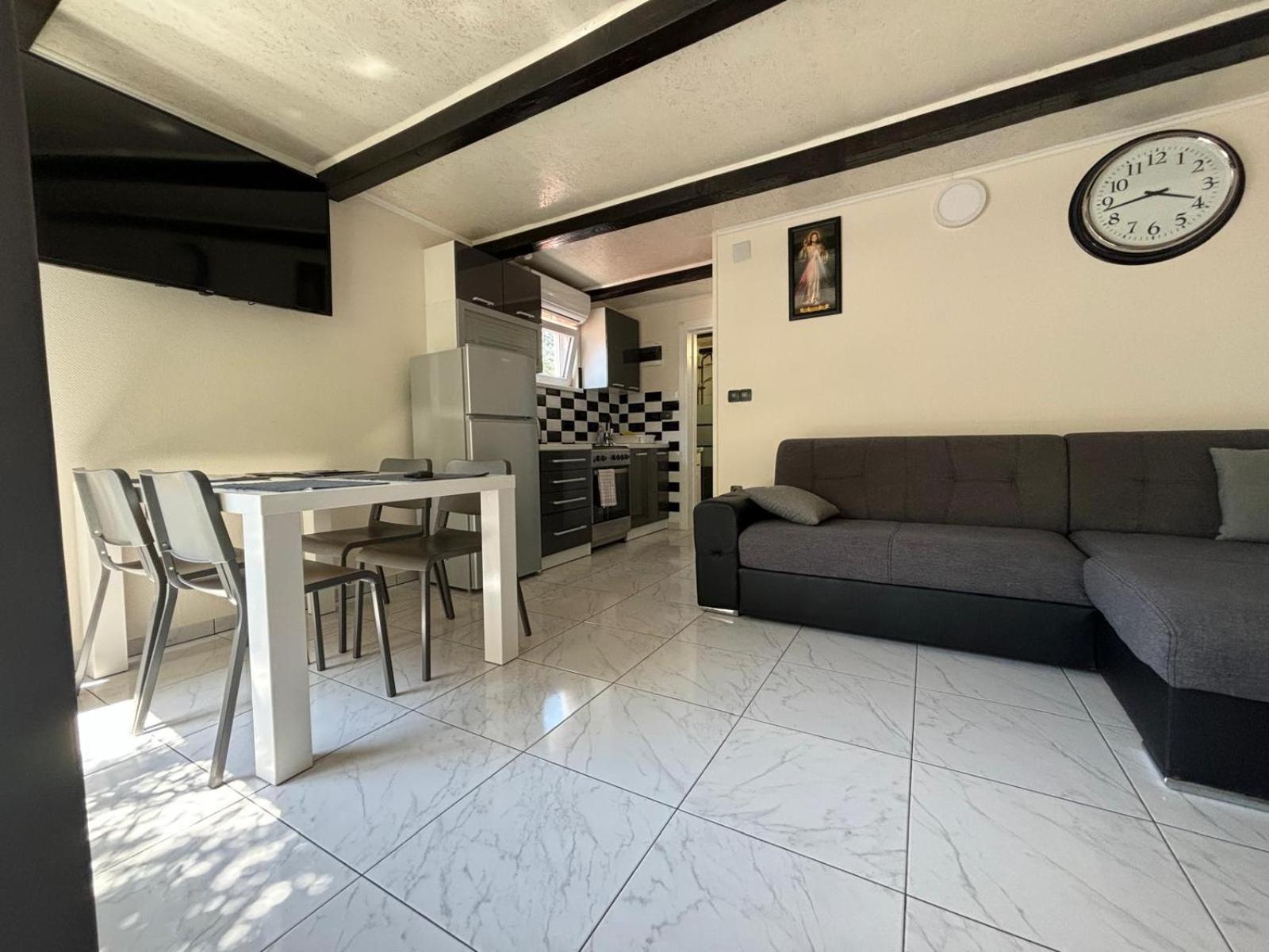 Apartmani Bosnjak スタリグラード エクステリア 写真